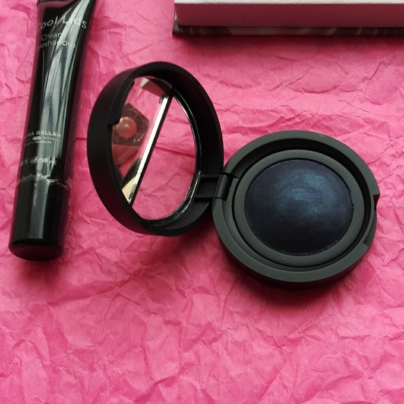 Makeup Bundle - Picture 4 of 7